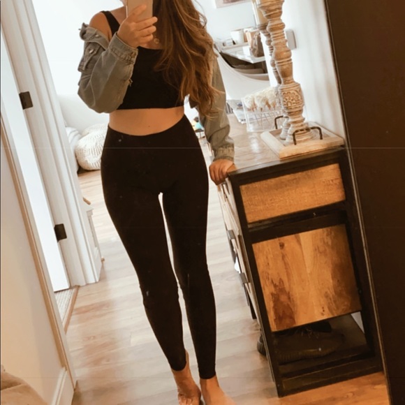 NWT Topshop Cropped Denim Jacket! - Picture 3 of 6